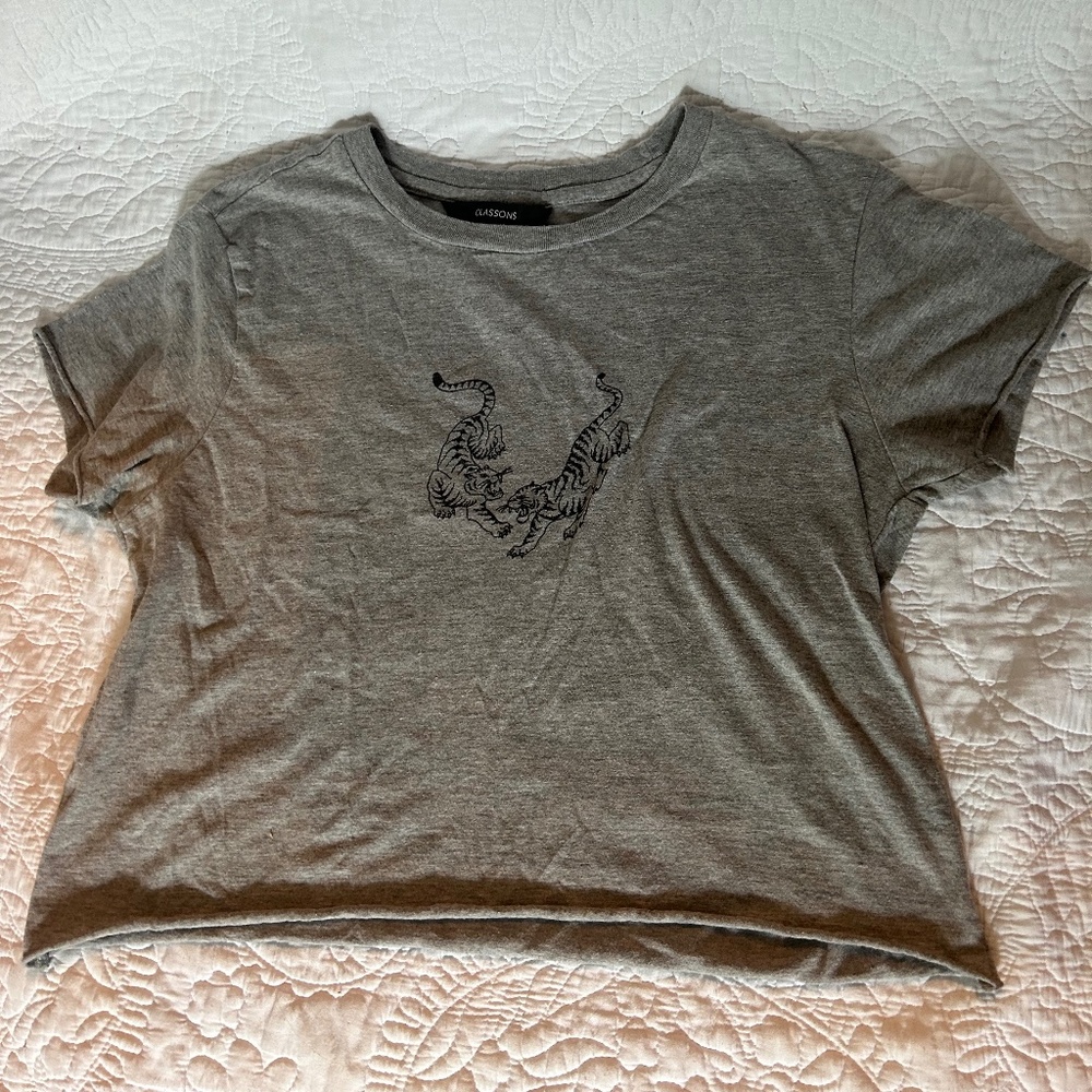 Tiger graphic tee